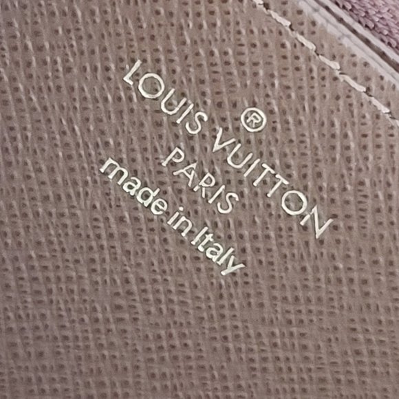 Louis Vuitton Zippy Wallet - Picture 14 of 15